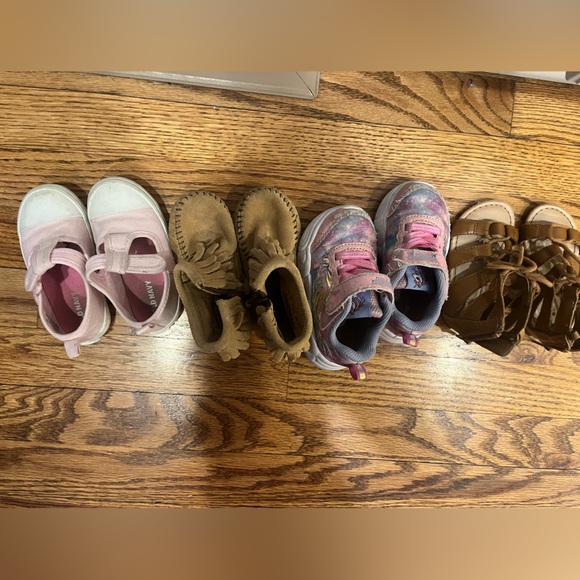 4 Pairs of Girl’s Toddler Shoes | Size 5 - Picture 1 of 10